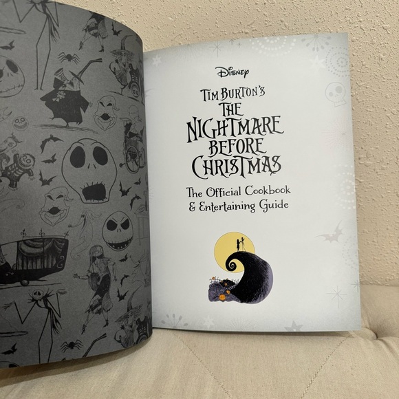 New The Nightmare Before Christmas: The Official Cookbook & Entertaining Guide - Picture 4 of 7